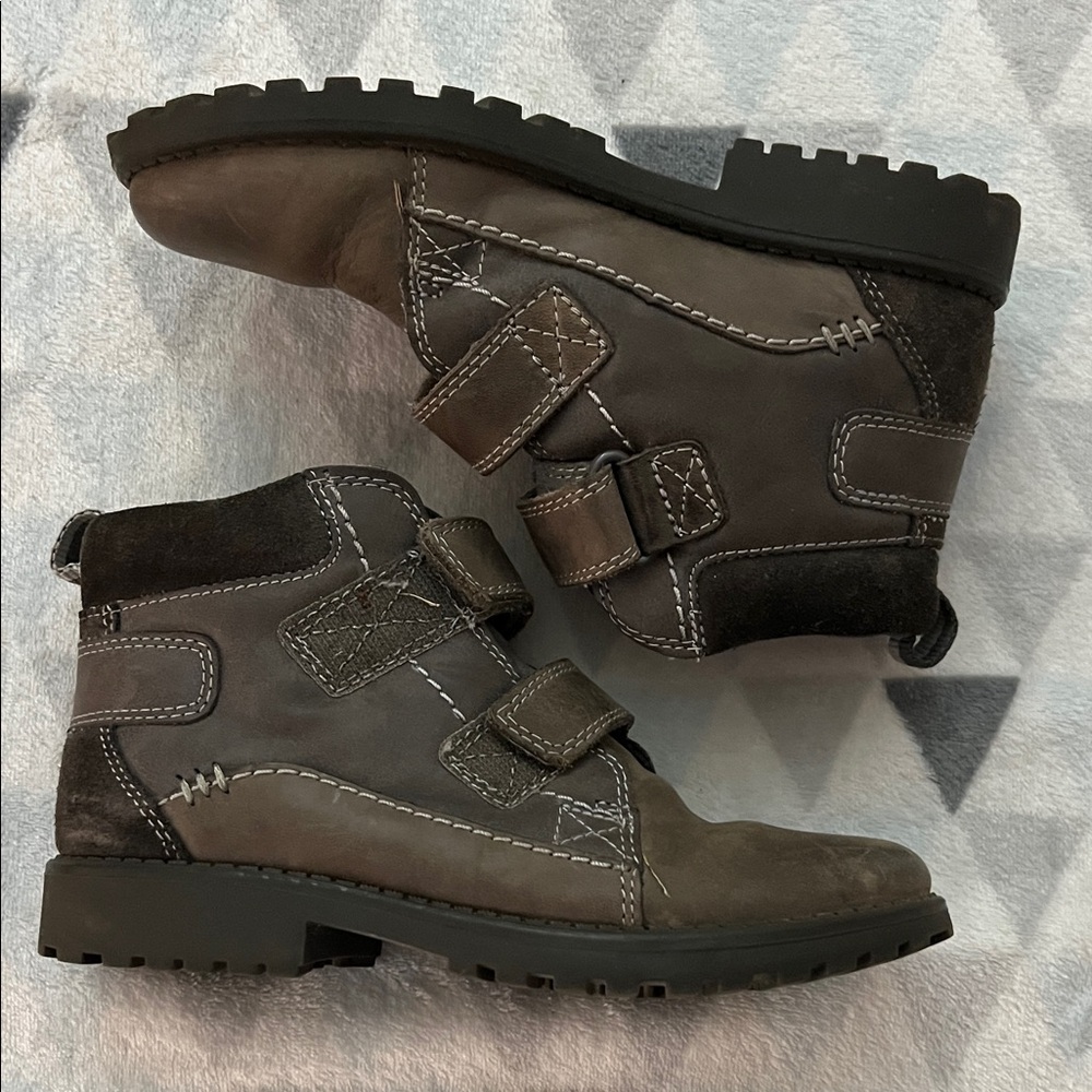Clarks Kids Brown Leather Velcro Ankle Boots Size Youth 13Y